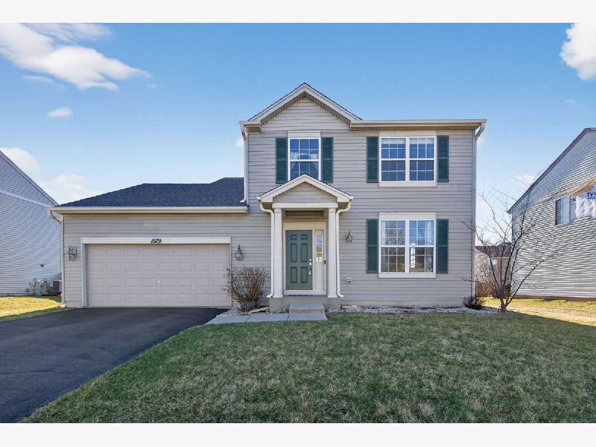  For Sale Minooka Illinois, 1529 Balboa Drive