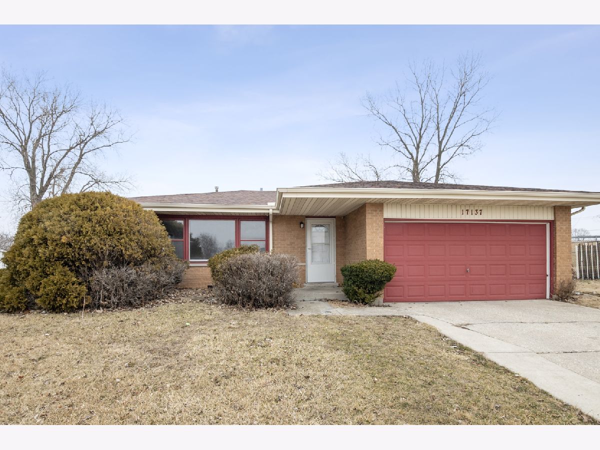  For Sale Country Club Hills Illinois, 17137 Coventry Lane