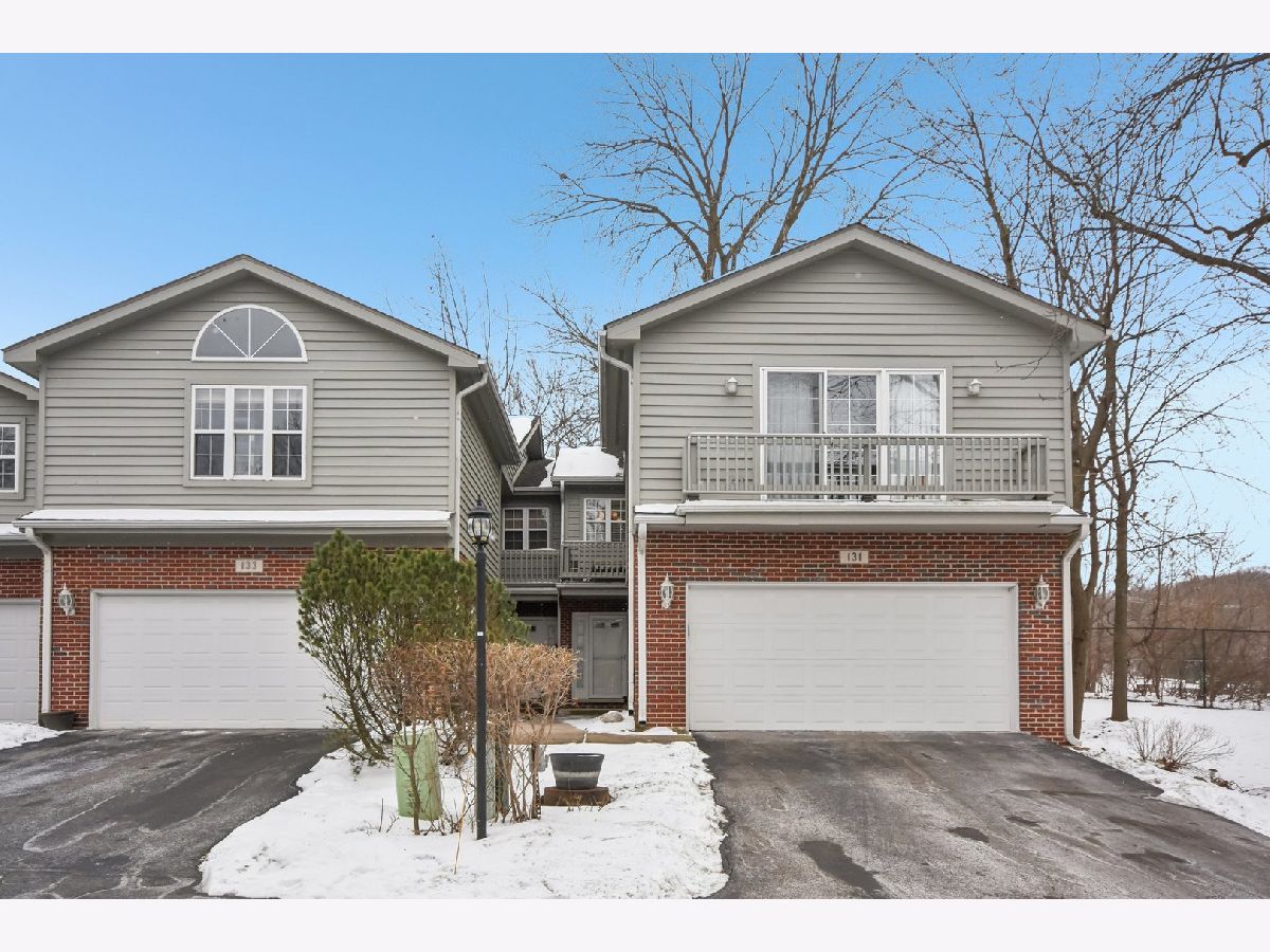 Townhomes & Condos & Homes For Sale Willow Creek Willow Springs Illinois, 131 Willow Creek Lane