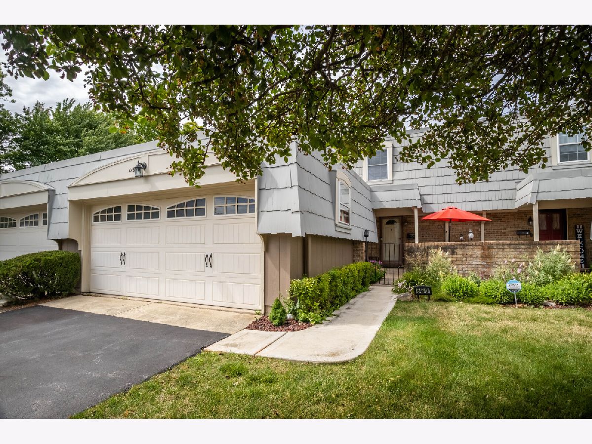Townhomes & Condos & Homes For Sale Elk Grove Estates Elk Grove Village Illinois, 648 Dauphine Court