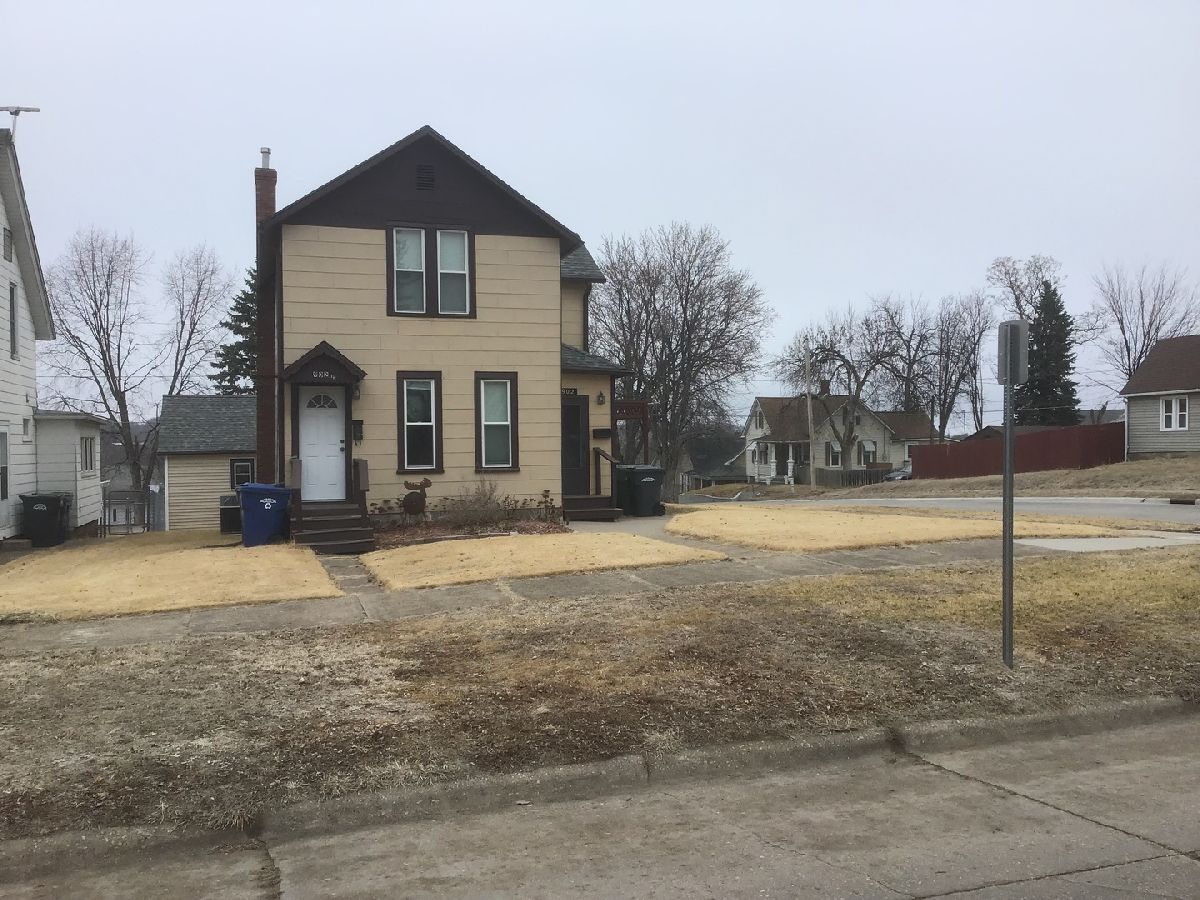  For Sale Clinton Iowa, 902 11th Avenue