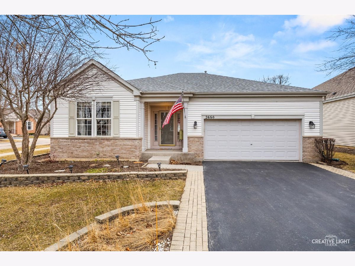  For Sale West Dundee Illinois, 2660 Chesire Court