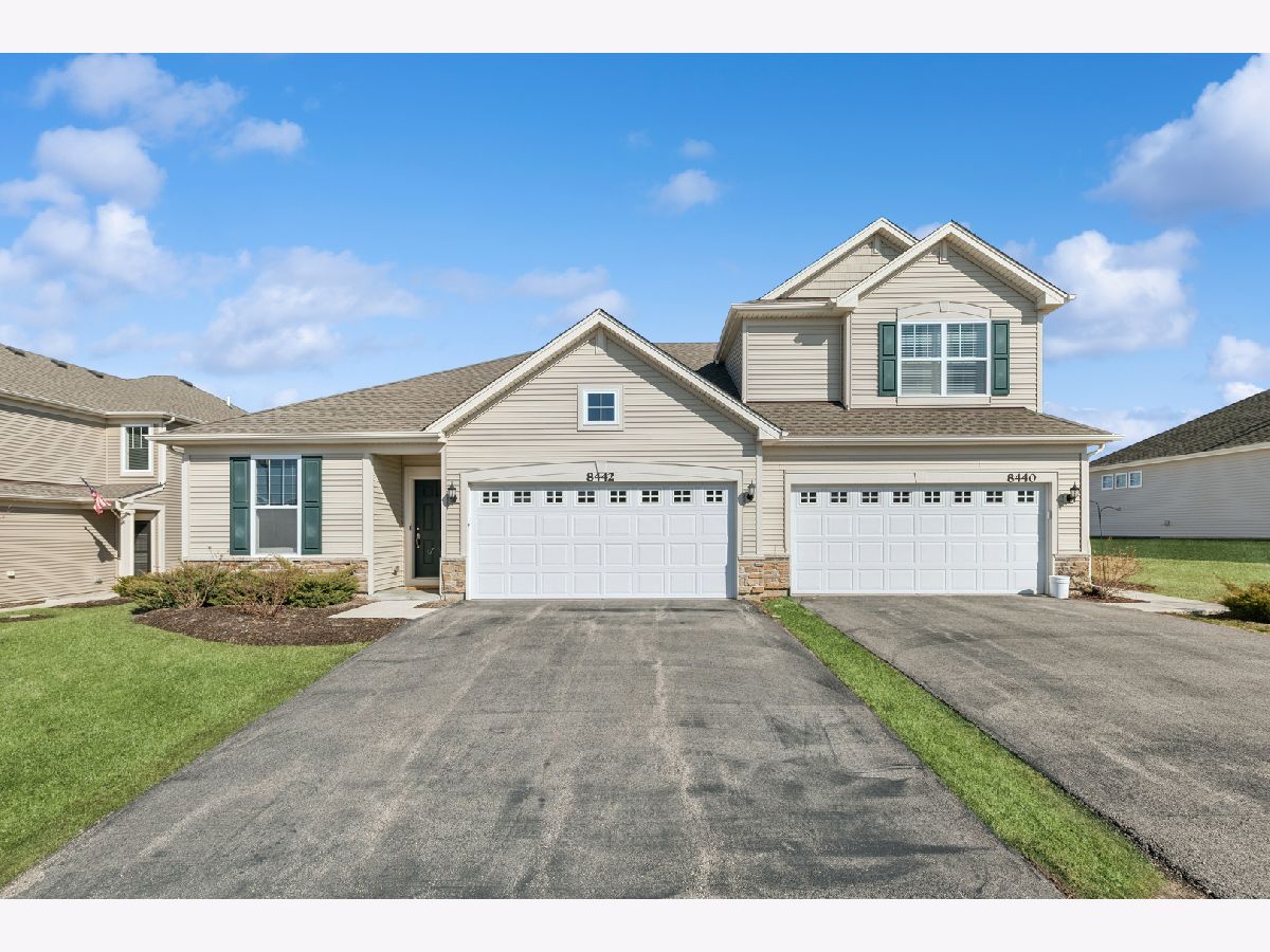  For Sale Wonder Lake Illinois, 8442 Redbud Court