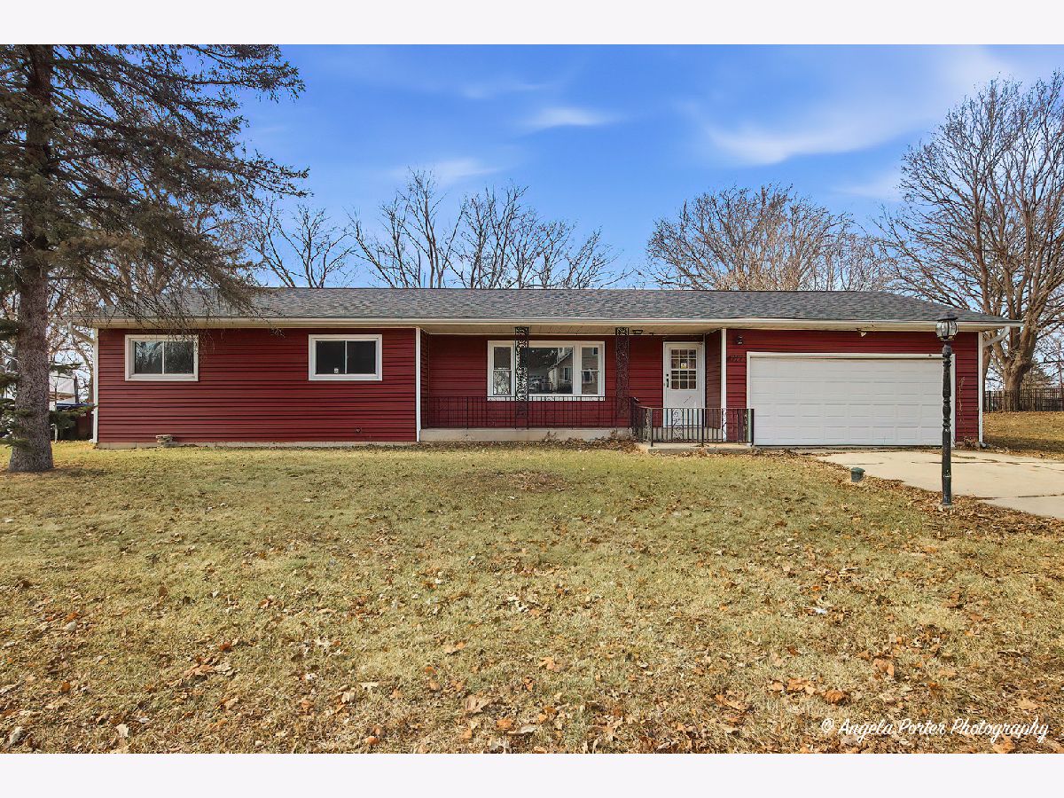 Homes For Sale Indian Ridge Wonder Lake Illinois, 4717 Winnebago Drive