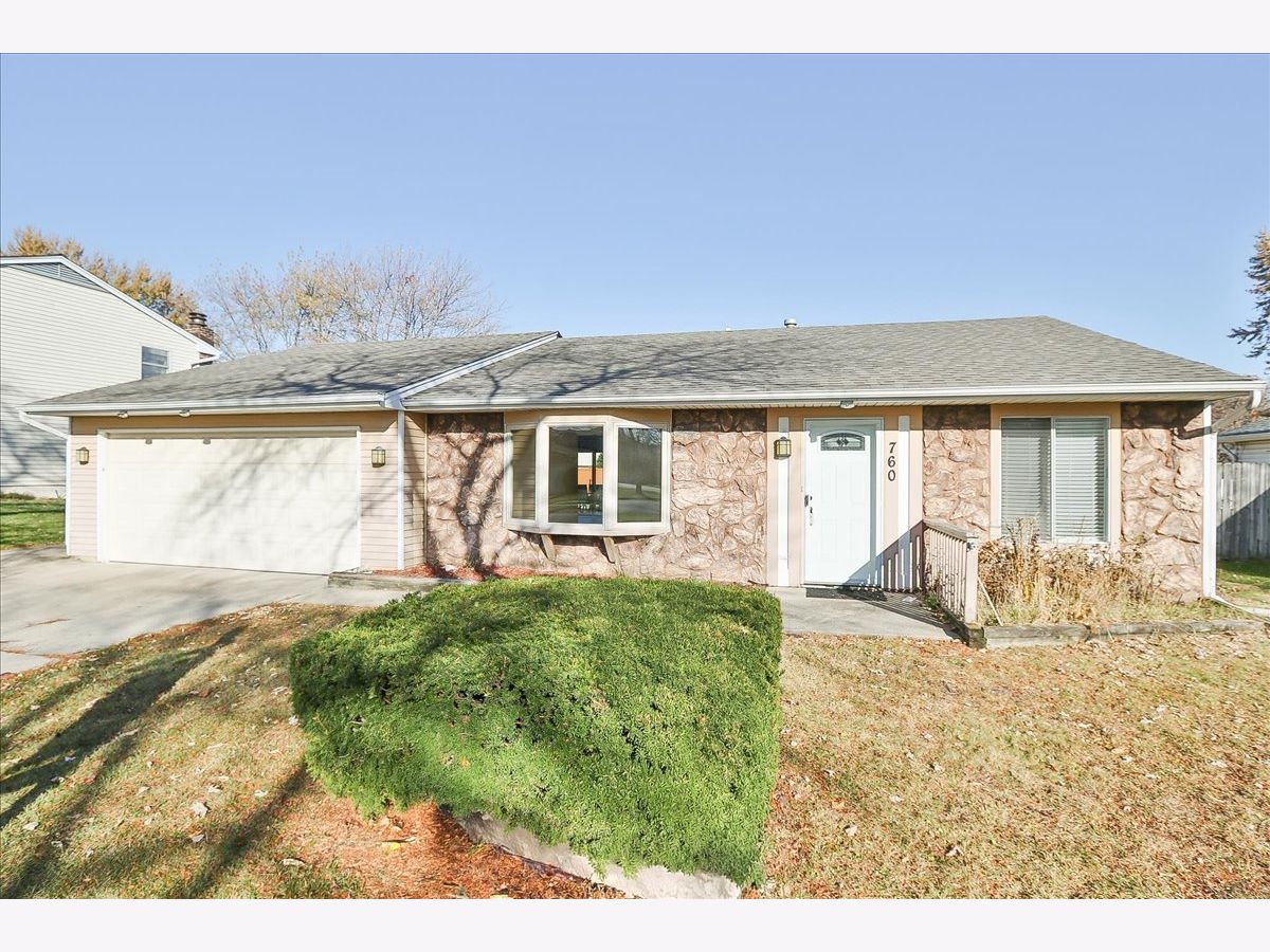  For Sale Roselle Illinois, 760 Longford Drive
