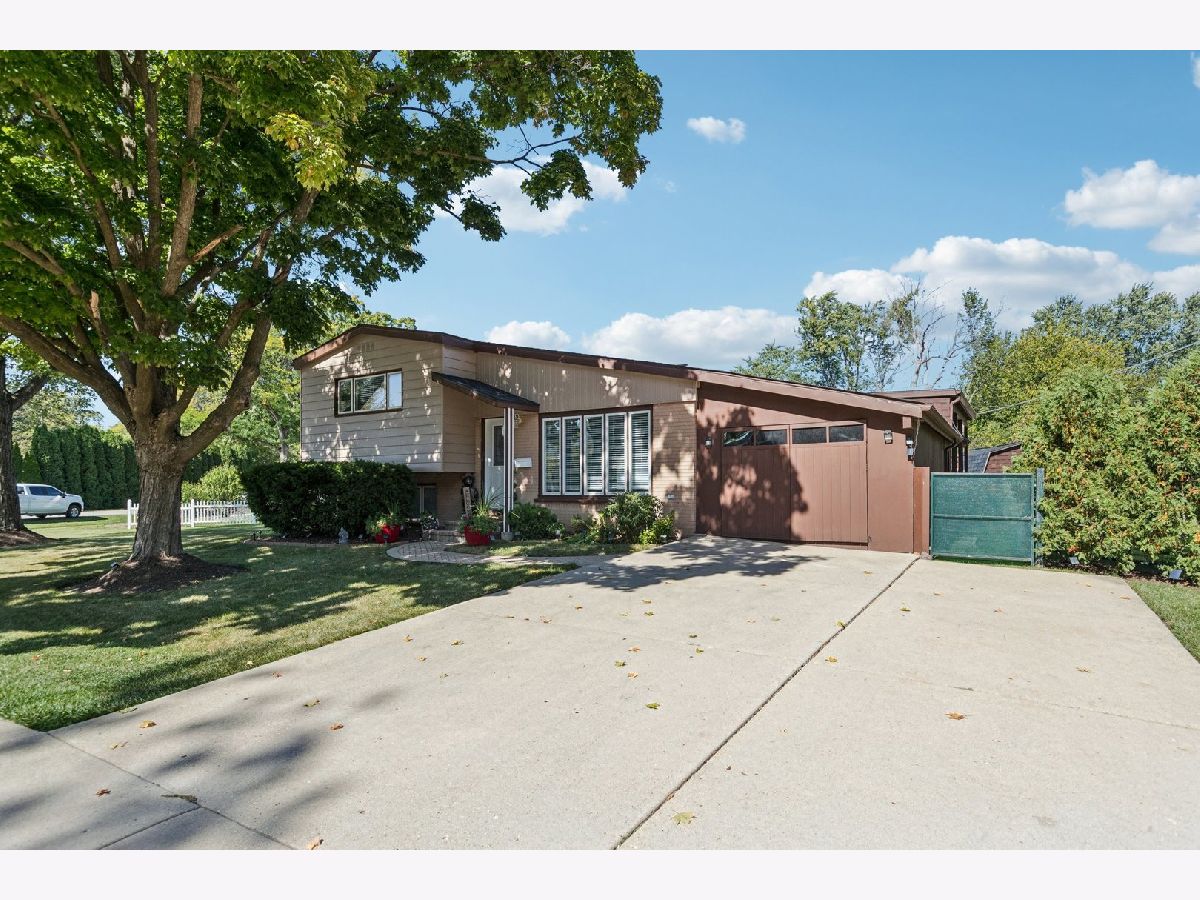  For Sale Palatine Illinois, 122 Helen Road