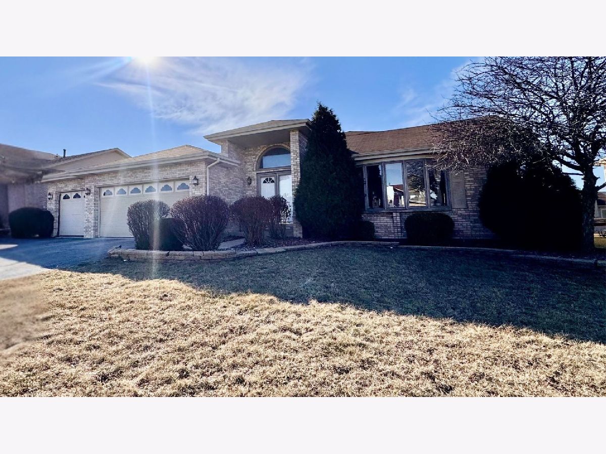  For Sale Country Club Hills Illinois, 19030 Marylake Lane