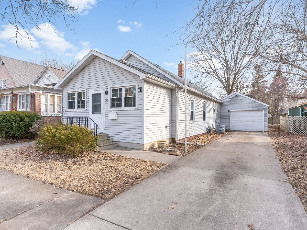  For Sale Streator Illinois, 211 Lasalle Street