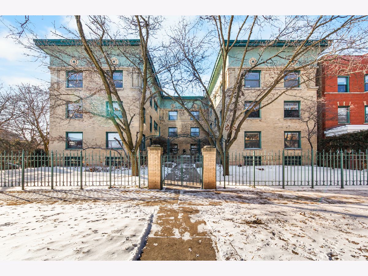  For Sale Chicago Illinois, 4400 Paulina Street