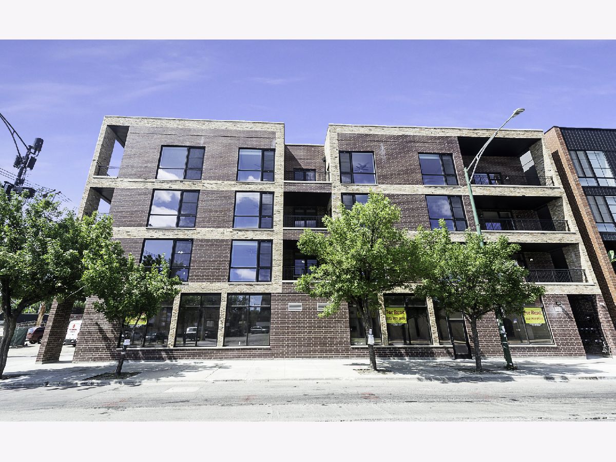  Rented Chicago Illinois, 520 Western