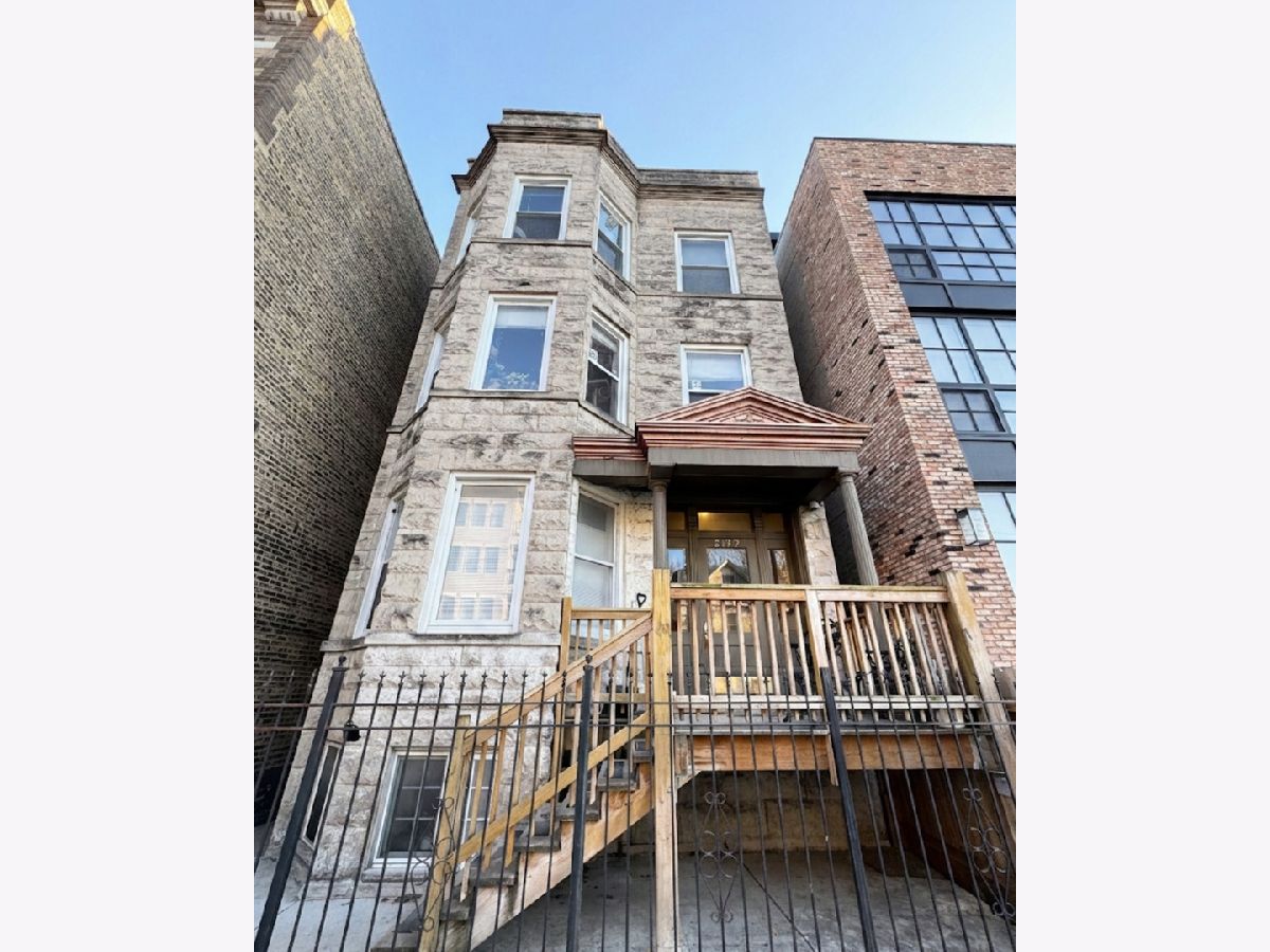  Rented Chicago Illinois, 2139 Belmont