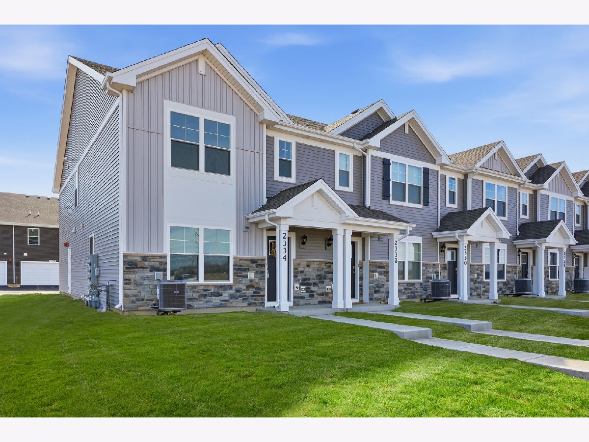Homes & Townhomes For Rent Grande Reserve Yorkville Illinois, 2334 Noble