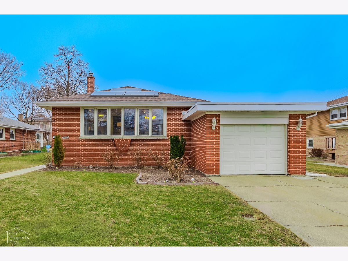  For Sale Morton Grove Illinois, 9113 Belleforte Avenue
