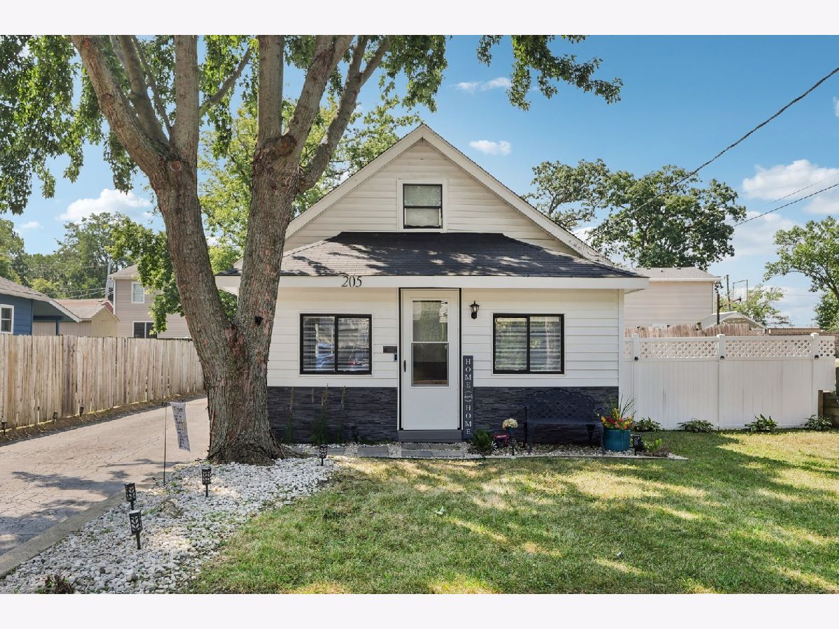  For Sale Mundelein Illinois, 205 Shadydell Avenue