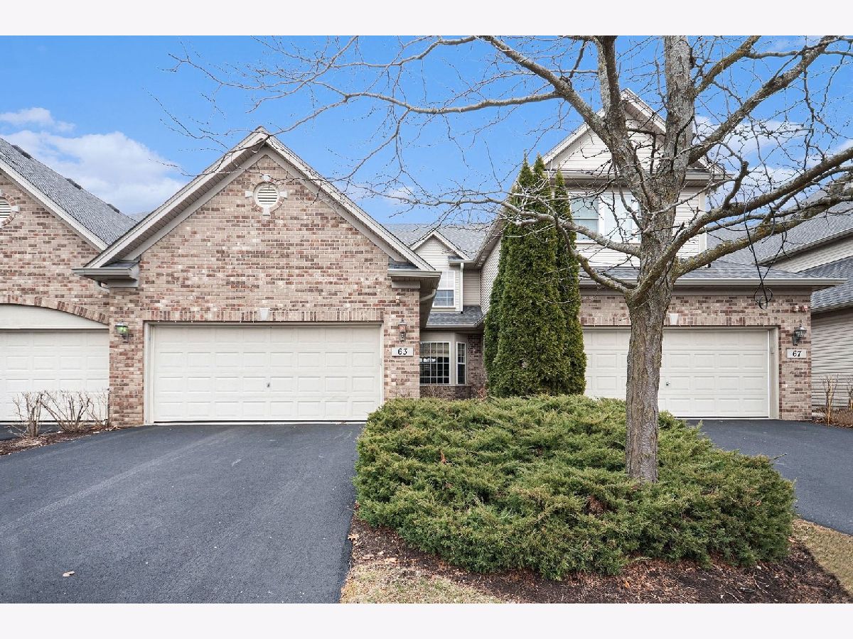  For Sale North Aurora Illinois, 63 Oak Creek Court