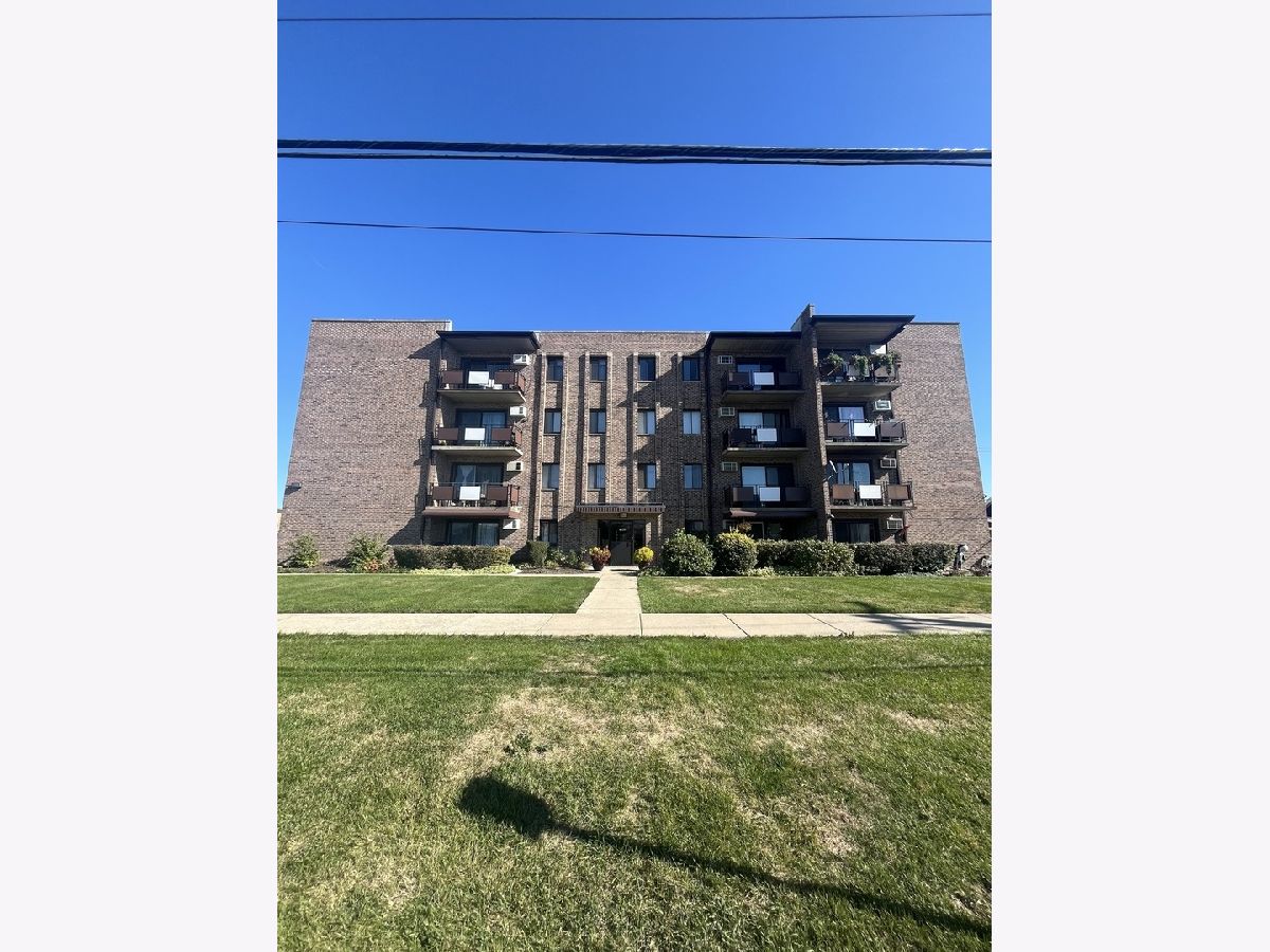  For Sale Bridgeview Illinois, 7945 Oketo Avenue