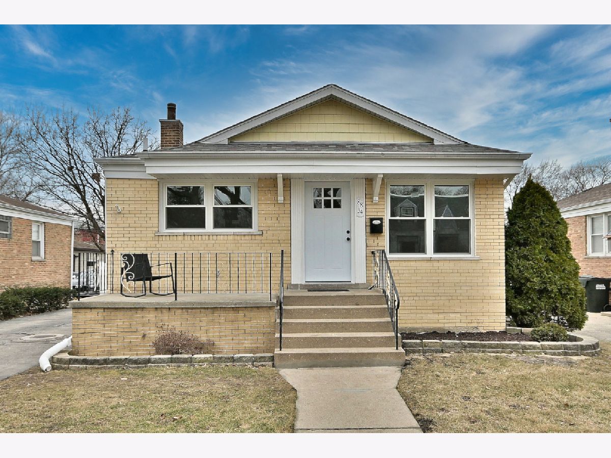  For Sale Evergreen Park Illinois, 8834 Albany Avenue