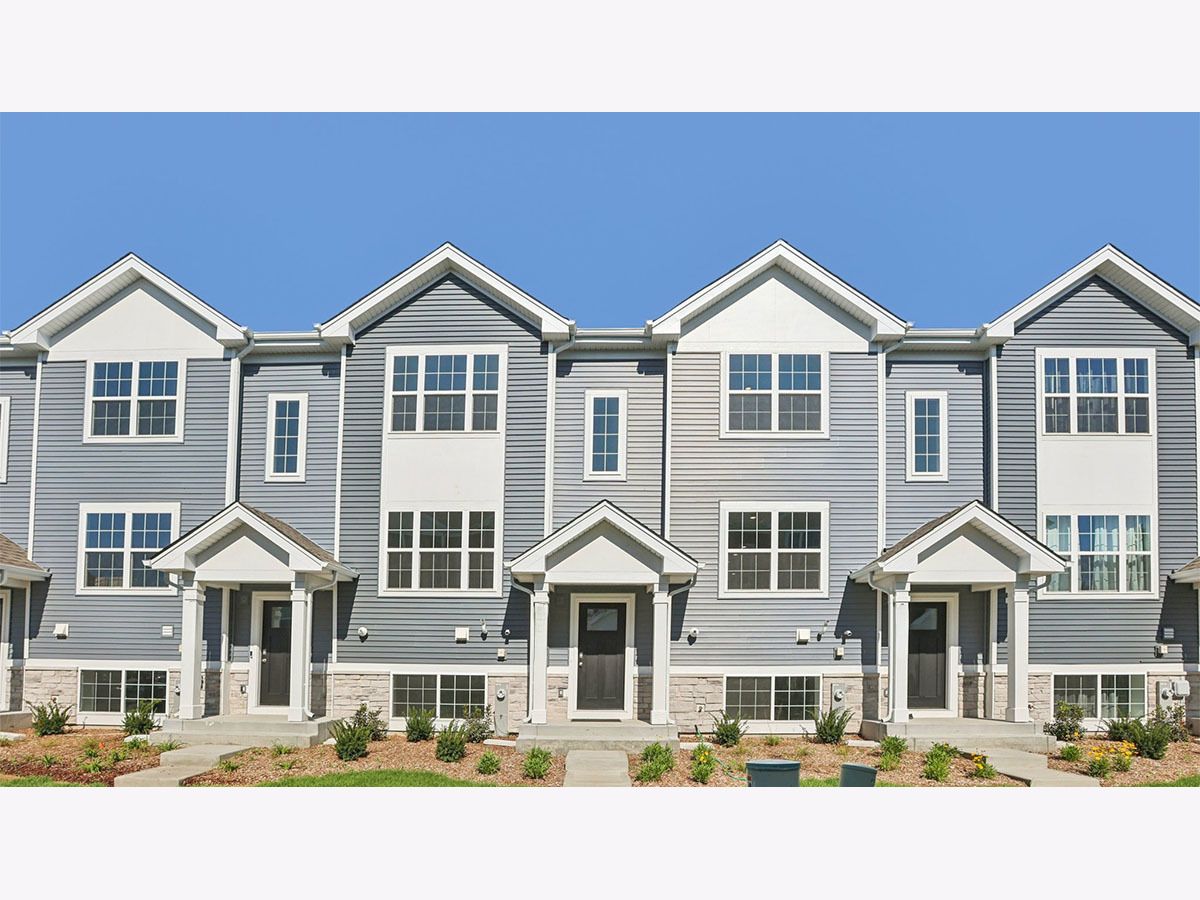 Condos & Townhomes & Homes For Sale Stonewater Wonder Lake Illinois, 6500 Linden Trail