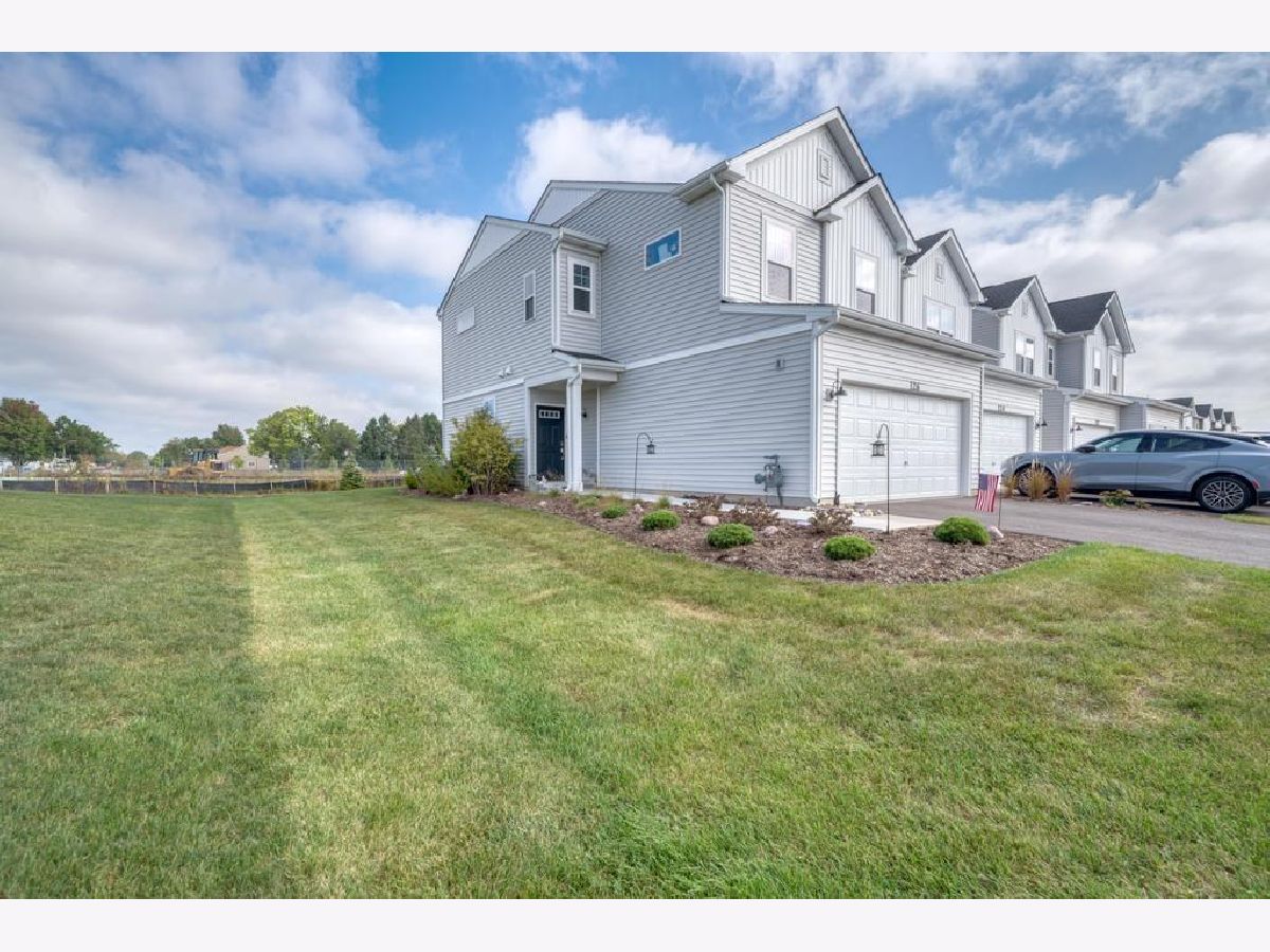  For Sale South Elgin Illinois, 126 Kingsport Drive