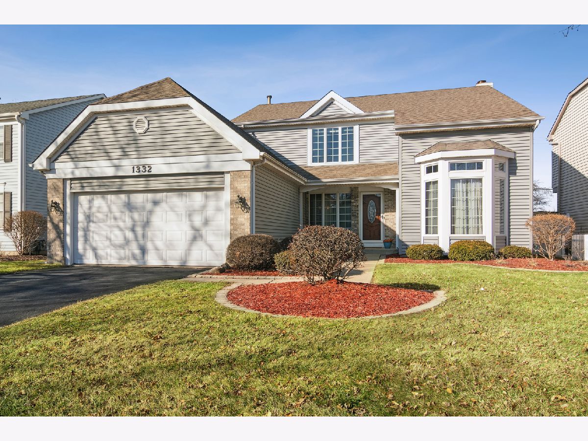 Homes & Townhomes For Sale Cambridge Country Mundelein Illinois, 1332 Edington Lane
