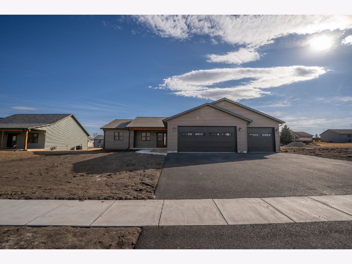  For Sale Stillman Valley Illinois, 542 Heritage Drive