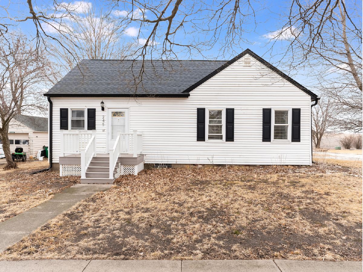  For Sale Waterman Illinois, 245 Pine Street