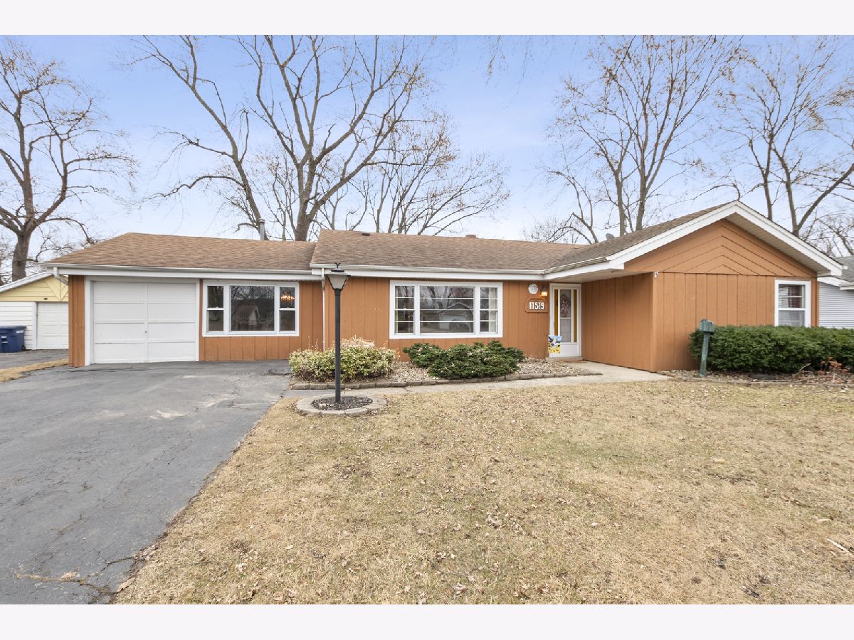  For Sale Worth Illinois, 11519 Neenah Avenue