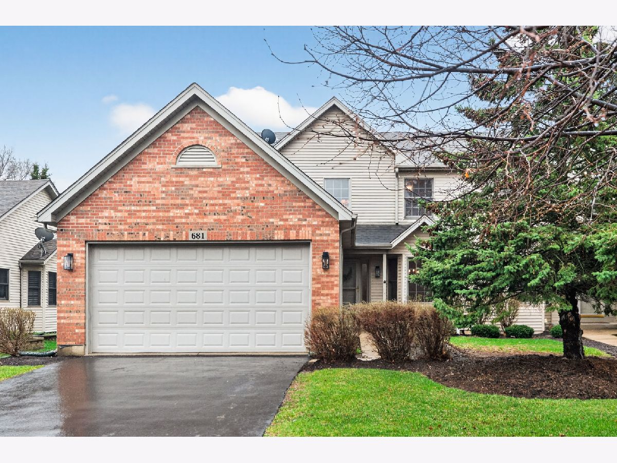  For Sale Hampshire Illinois, 681 Hampshire Drive