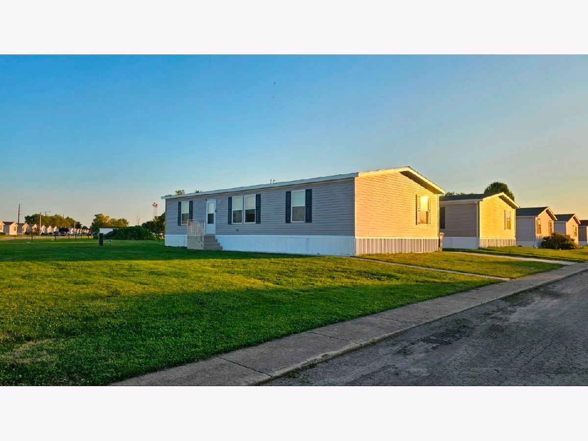  For Sale Dekalb Illinois, 1052 Daleann Avenue