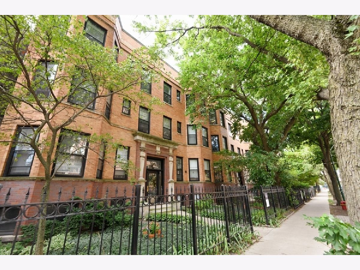  Rented Chicago Illinois, 833 Wellington