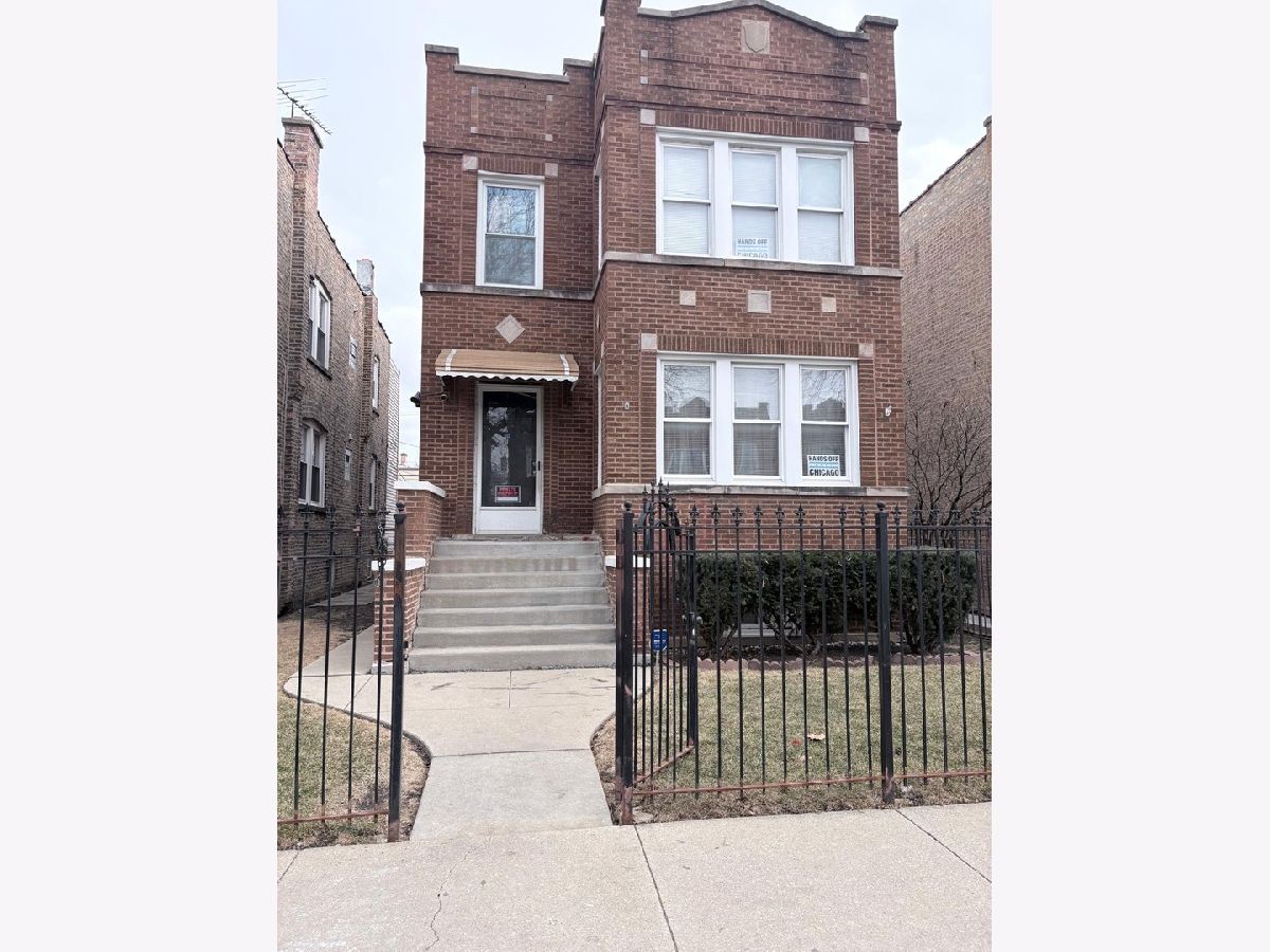  For Sale Chicago Illinois, 2323 Latrobe Avenue