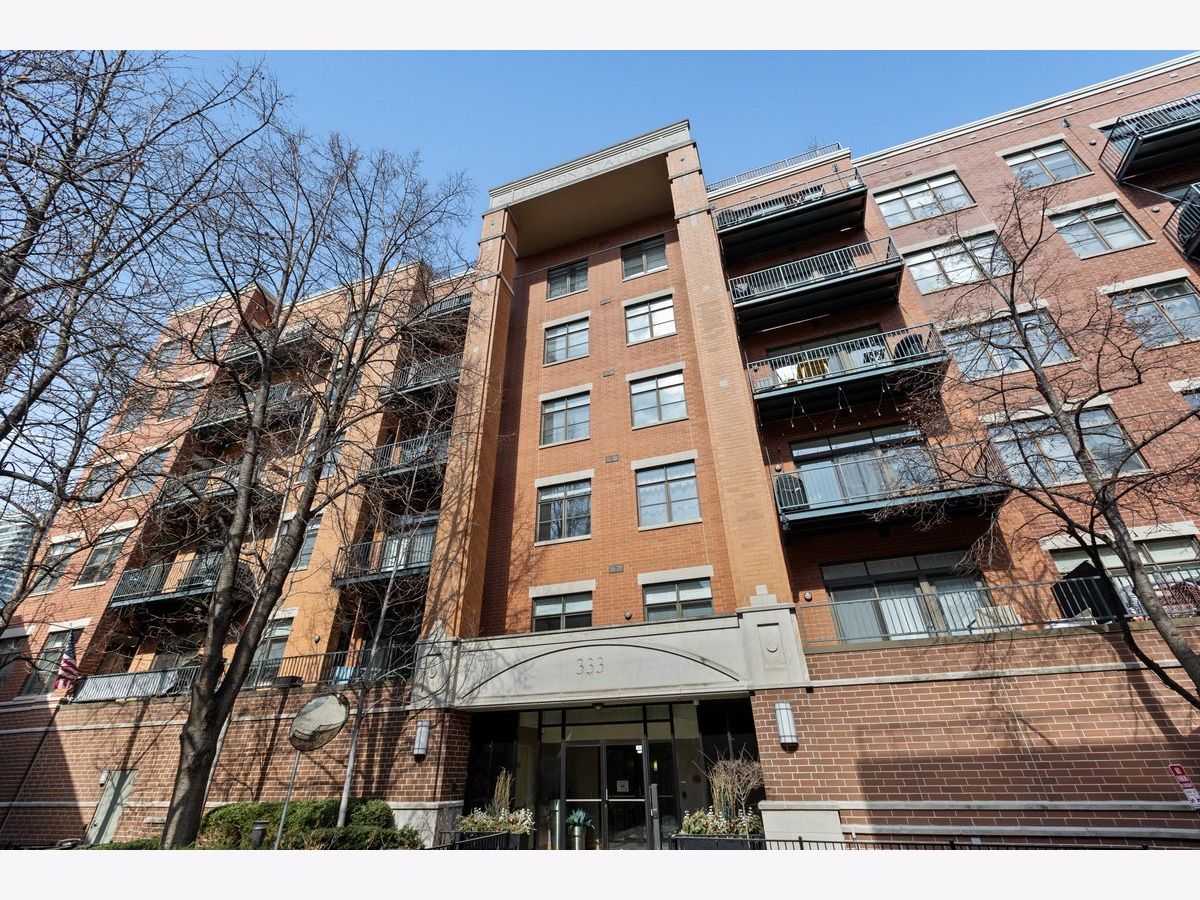 For Sale Chicago Illinois, 333 Jefferson Street