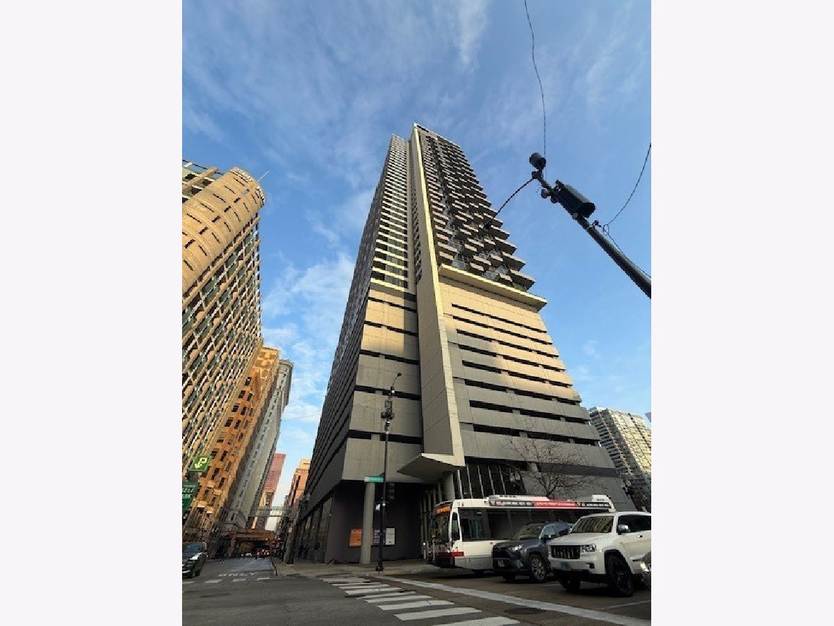  Rented Chicago Illinois, 235 Van Buren