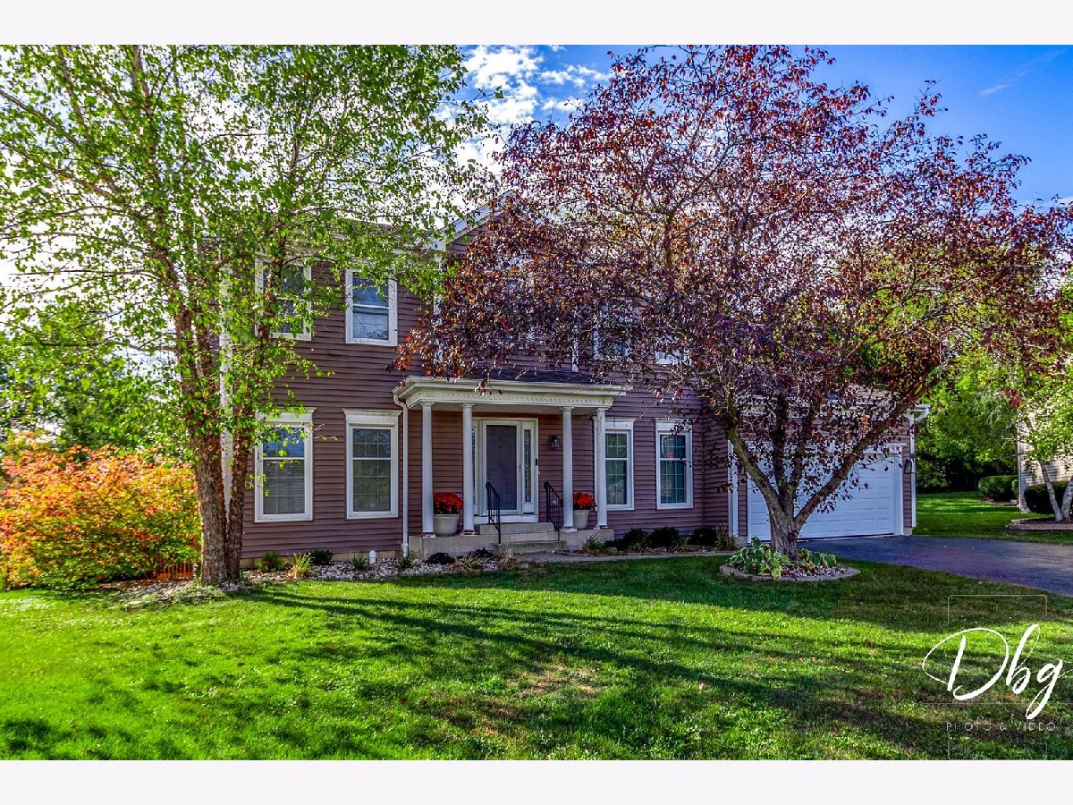  For Sale Round Lake Beach Illinois, 105 Wildflower Lane