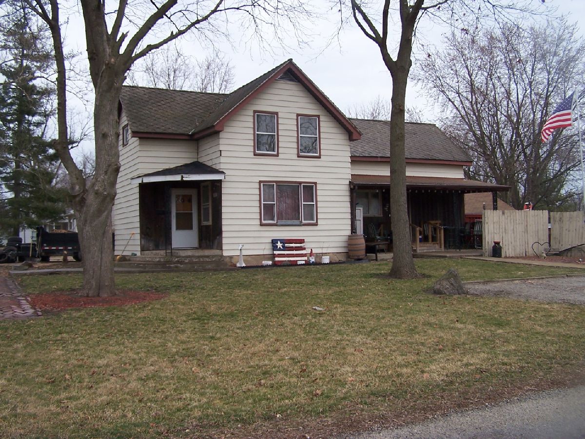  For Sale Chenoa Illinois, 202 2nd Avenue