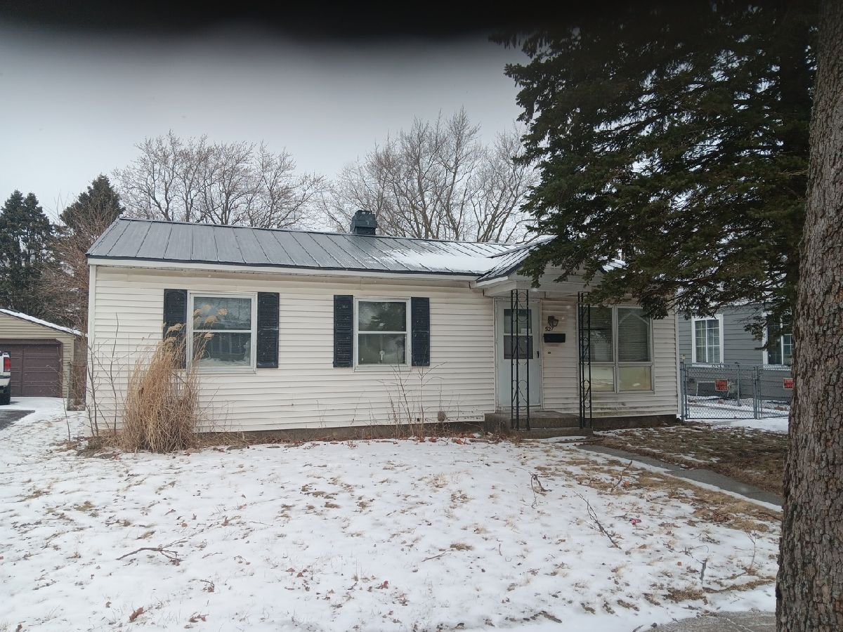 For Sale Dekalb Illinois, 527 Fairlane Avenue