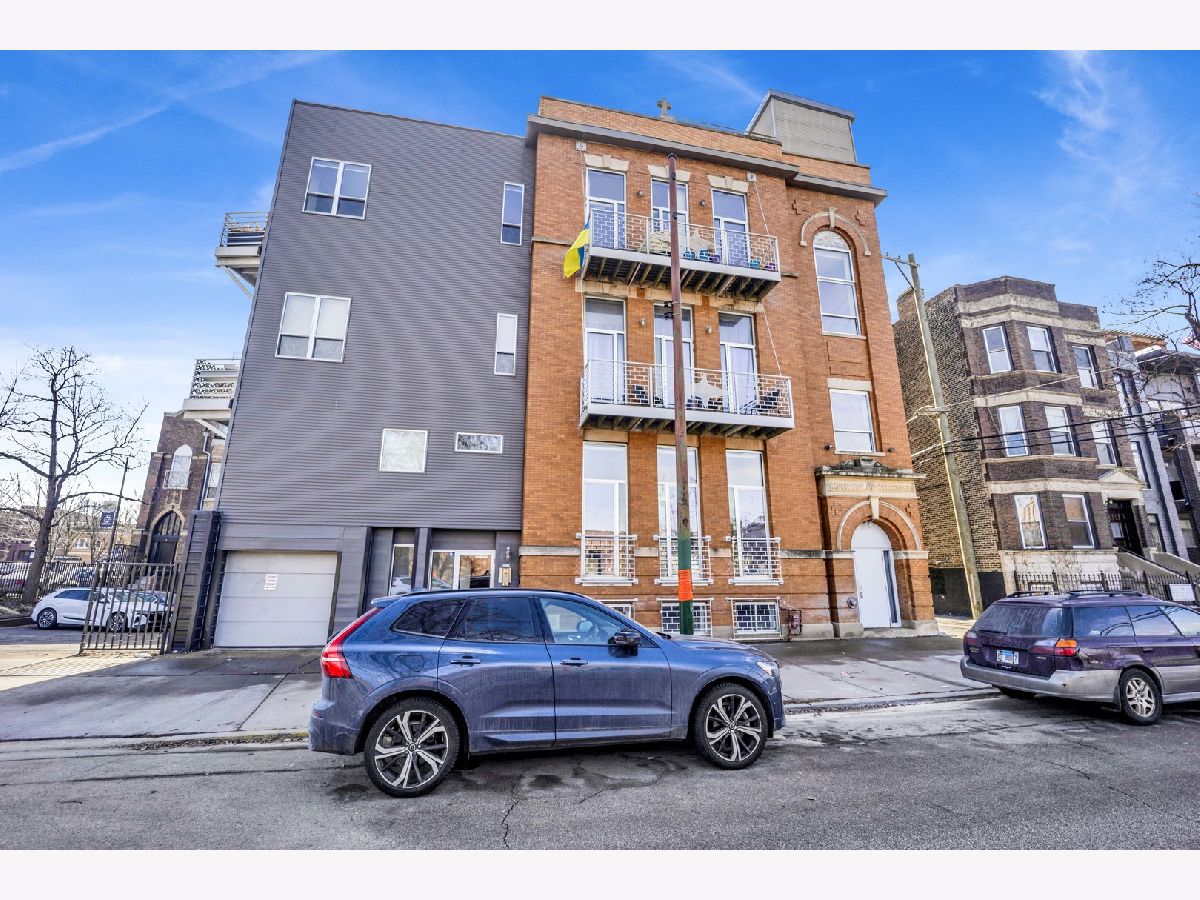  For Sale Chicago Illinois, 2411 Walton Street