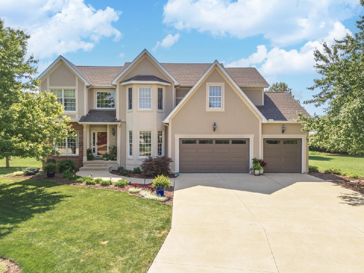  For Sale Bloomington Illinois, 29 Cloverhill Circle