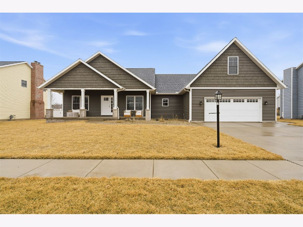  For Sale Washington Illinois, 404 Victoria Drive