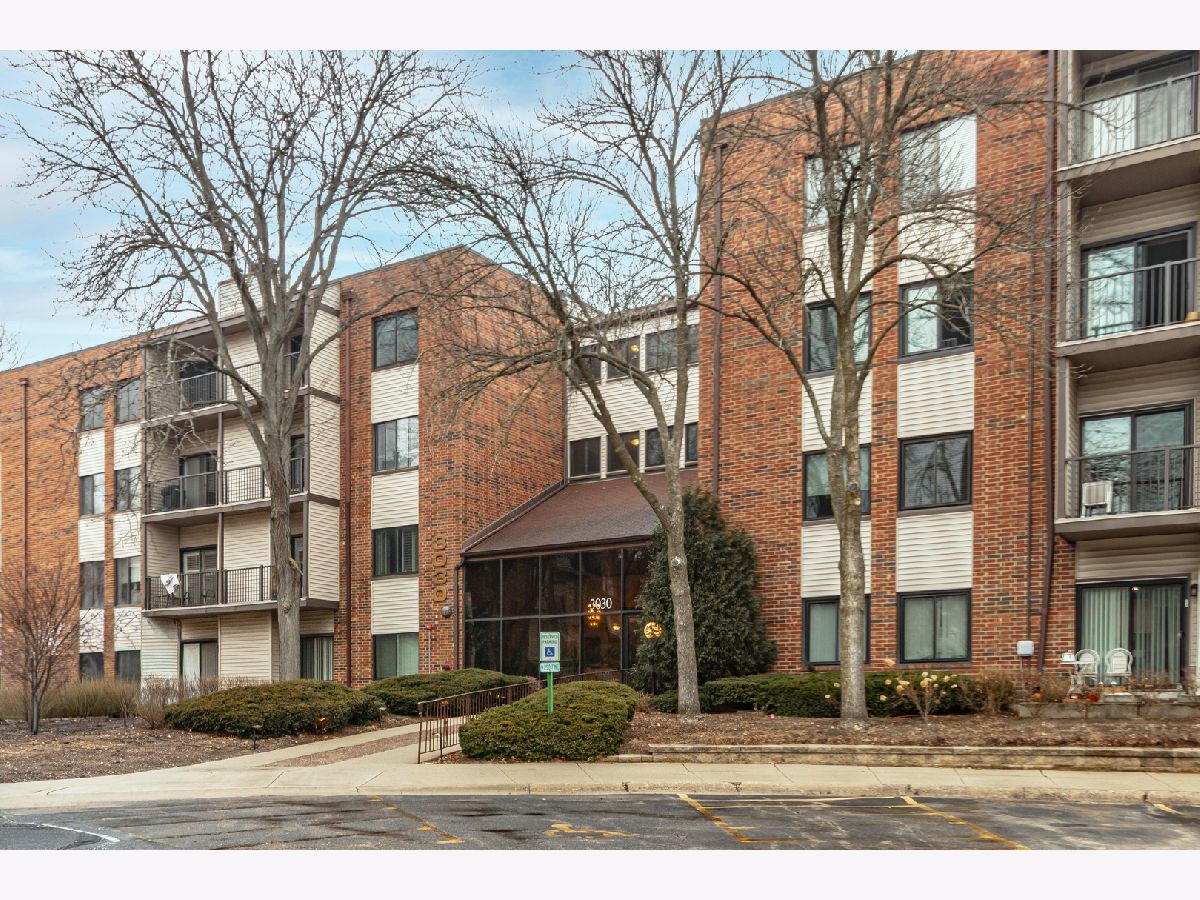 Condos & Townhomes For Sale Pheasant Creek Northbrook Illinois, 3030 Pheasant Creek Drive