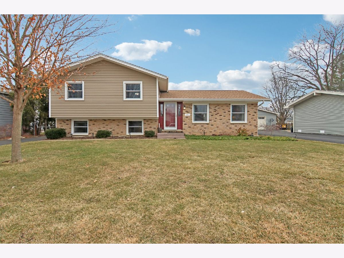  For Sale Lindenhurst Illinois, 1811 Longmeadow Drive