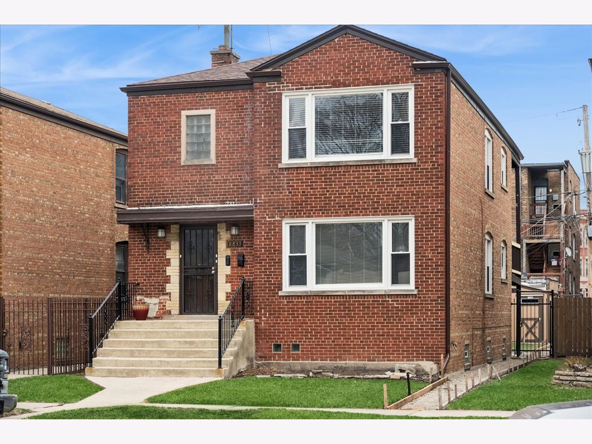  For Sale Chicago Illinois, 8833 Dorchester Avenue