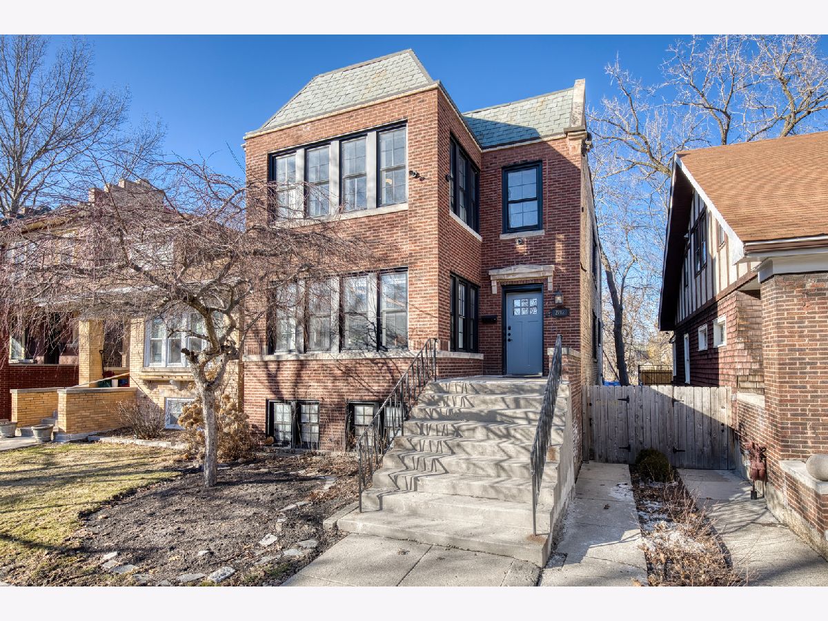  For Sale Chicago Illinois, 2712 Sunnyside Avenue