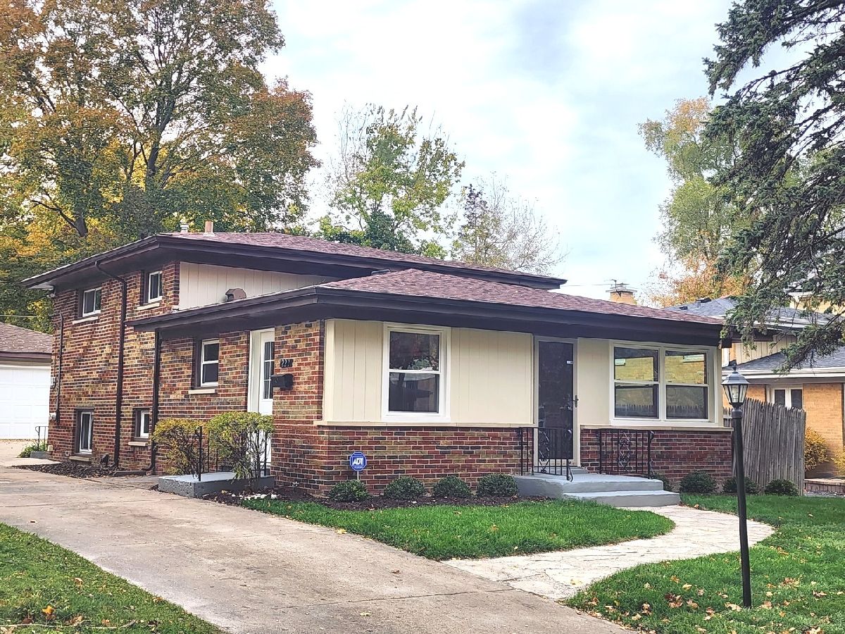  For Sale Libertyville Illinois, 223 Kenloch Avenue