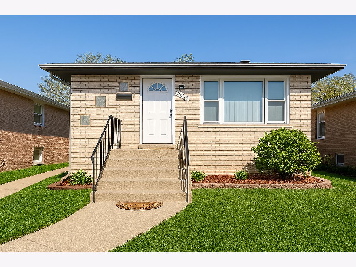  For Sale Country Club Hills Illinois, 18045 Edwards Avenue