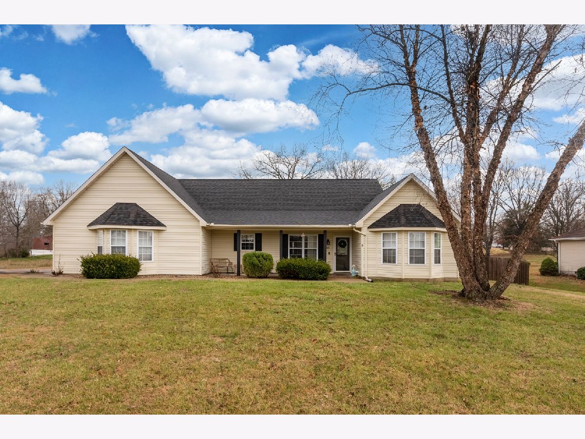  For Sale Carterville Illinois, 1211 Mockingbird Lane