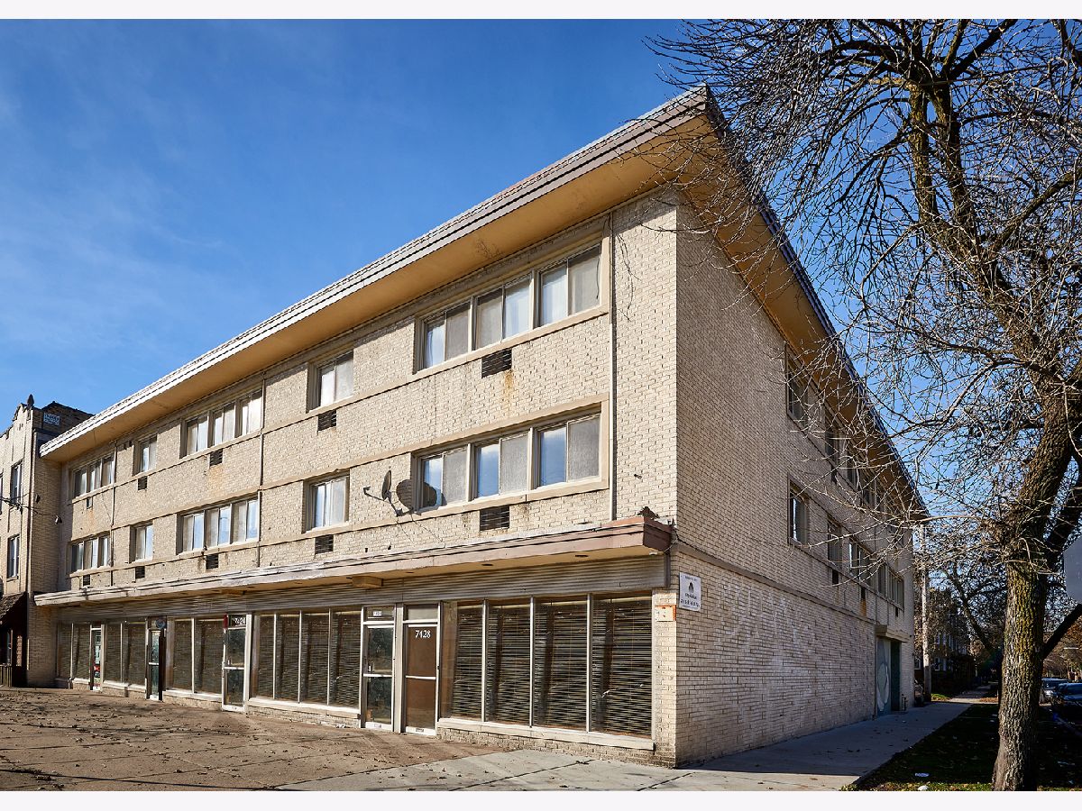  Rented Chicago Illinois, 2411 Fargo