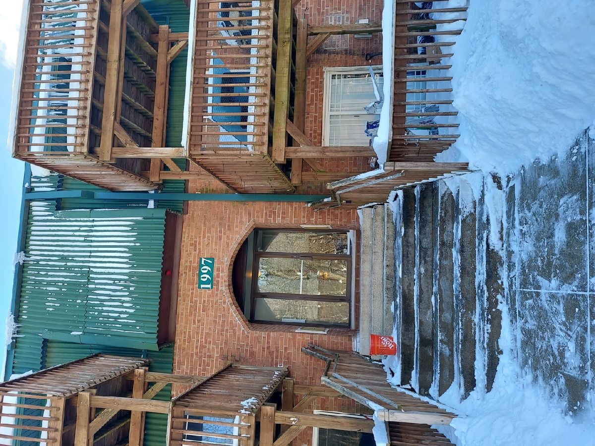 Condominiums For Rent Walden Woods Aurora Illinois, 1997 Tall Oaks