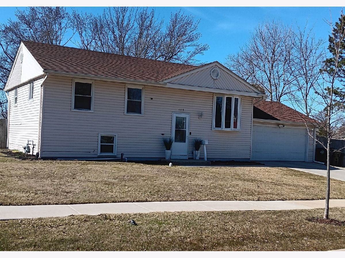  For Sale Streamwood Illinois, 400 Country Lane