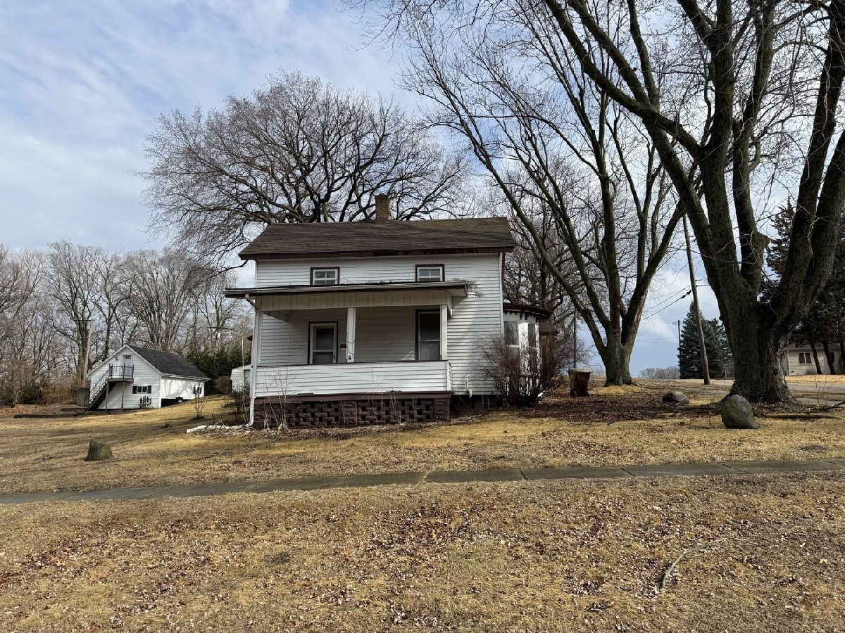  For Sale Prophetstown Illinois, 302 2nd Street